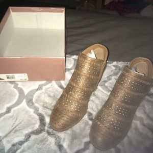 Size 8.5 Fergalicious booties in Bandit/Sand